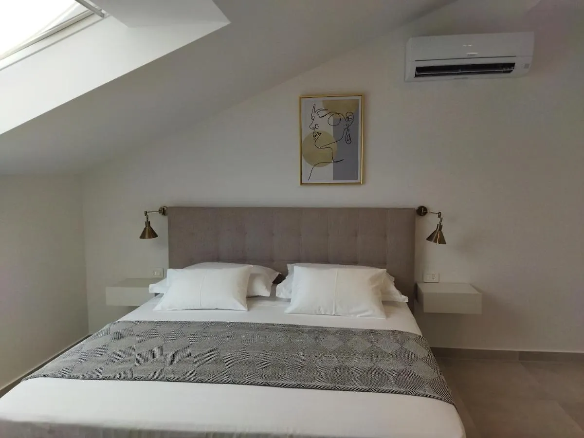 Tramonto Apartment Trogir 0*,